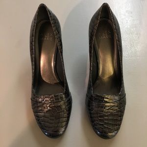 Alex Marie Alligator Textile Heels 8.5M